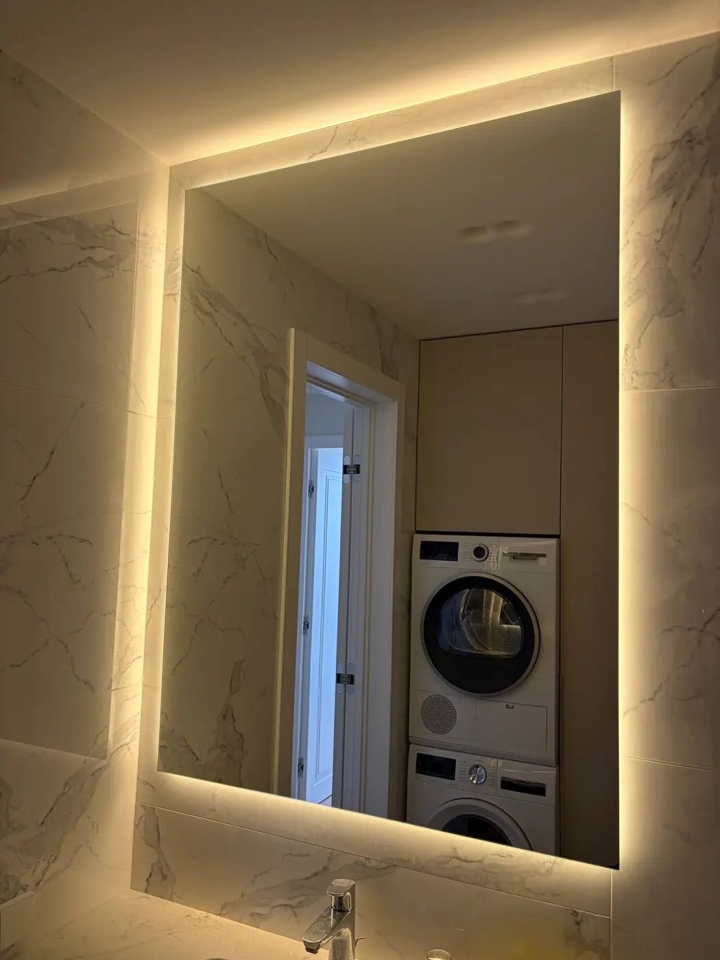 LED-дзеркало для ванної